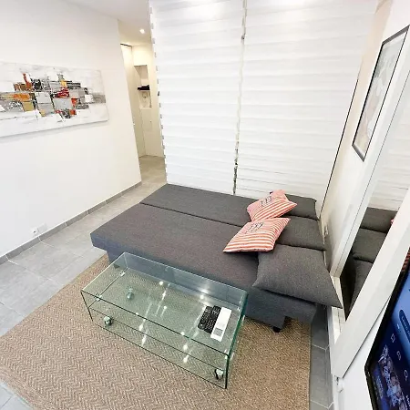 Elegant T2 Avec Terrasse A 2 Pas Des Plages