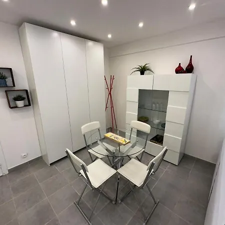 Διαμέρισμα Elegant T2 Avec Terrasse A 2 Pas Des Plages Κάννες