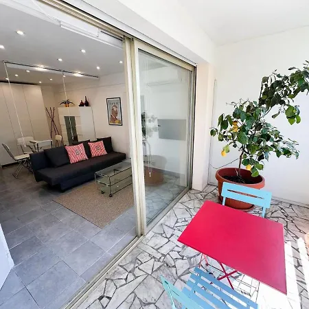 Elegant T2 Avec Terrasse A 2 Pas Des Plages *